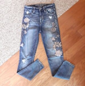 American Eagle Embroidered Distressed Super Hi Rise Jegging Jeans size 0P
